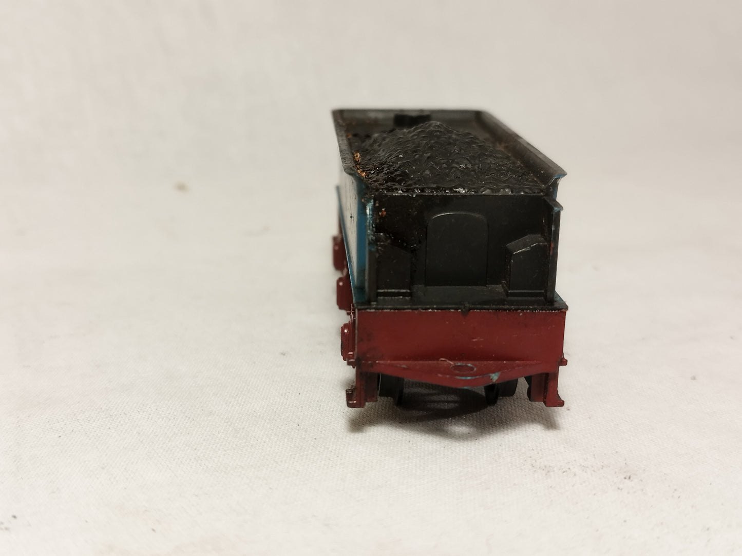 Triang OO Gauge R554 Caledonian Railway Tender Unit in Matt Finish