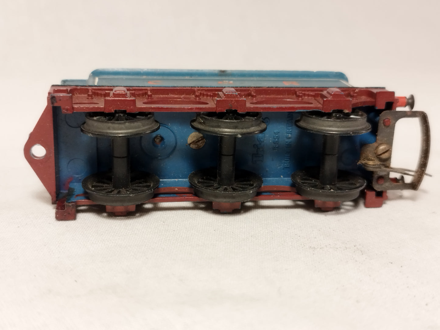 Triang OO Gauge R554 Caledonian Railway Tender Unit in Matt Finish