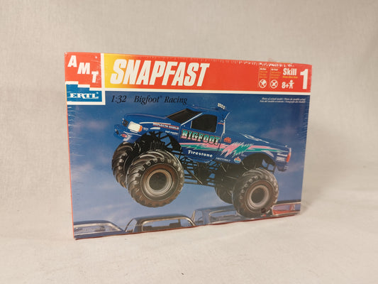 AMT Ertl 1:32 Scale "Bigfoot" Monster Truck Kit - 1990's Kit