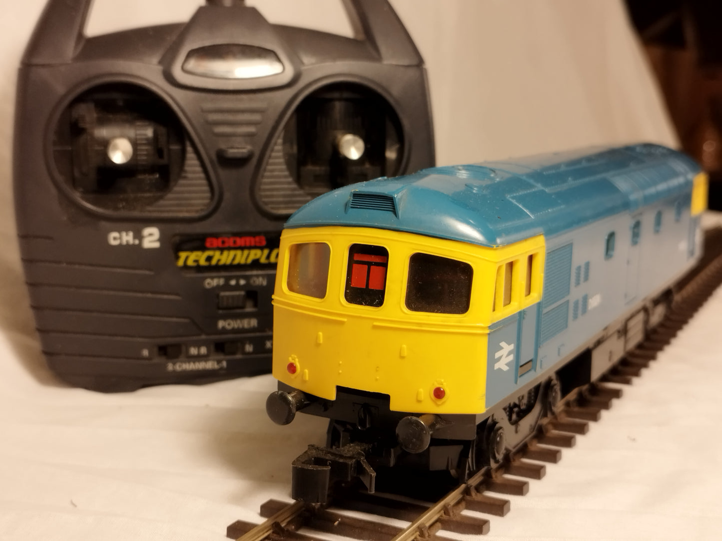 Lima O Gauge Class 33 Diesel - Radio Controlled!