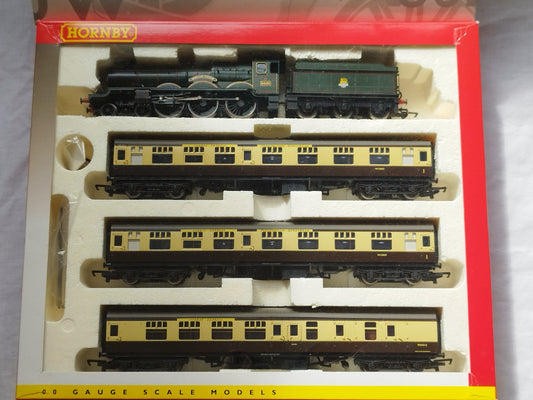 Hornby R2364M "The Torbay Express" Train Pack - Morlais Castle