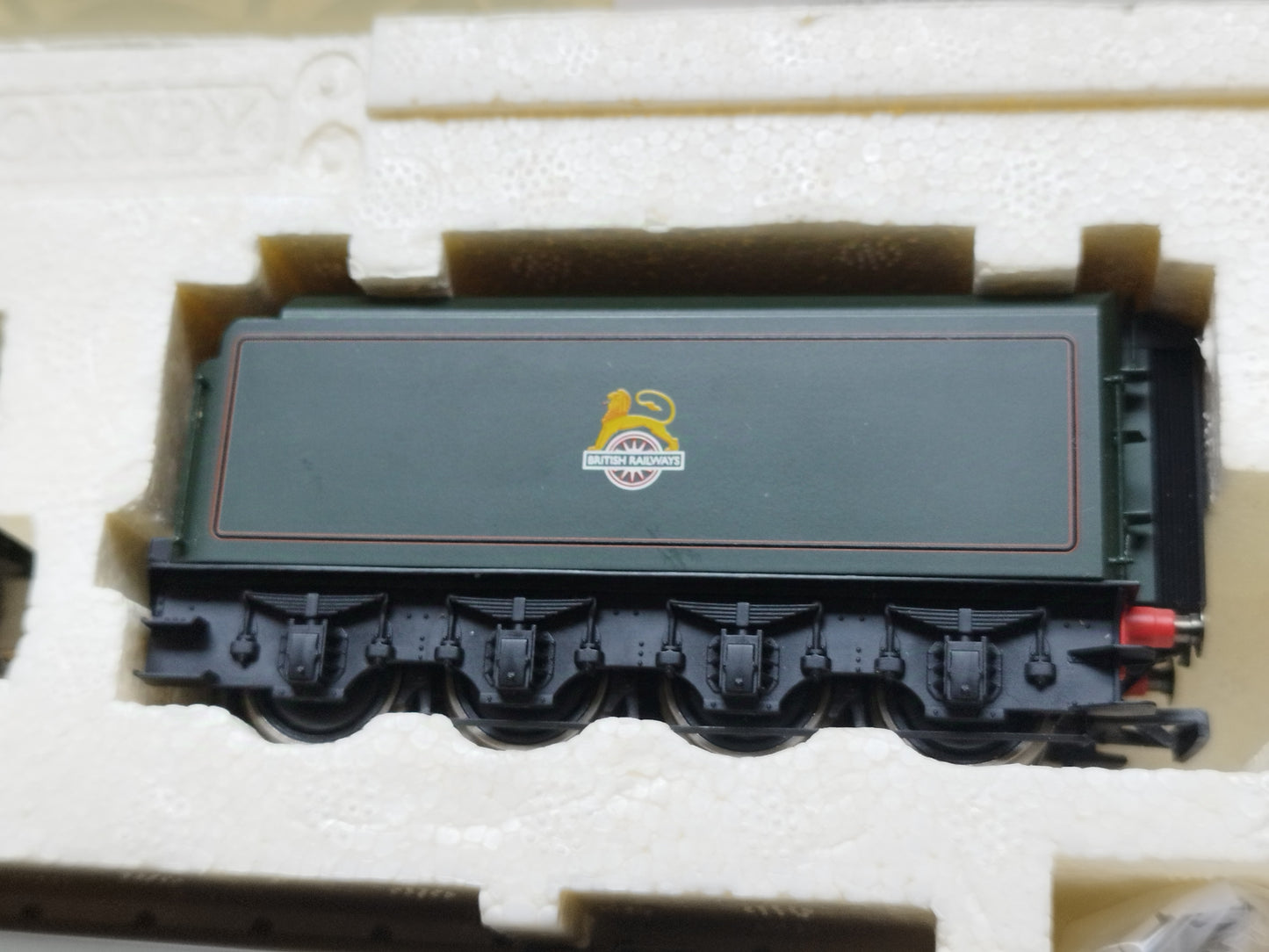 Hornby Train Pack R2435 "The Northumbrian" BR A4 Loco + 3 Coaches