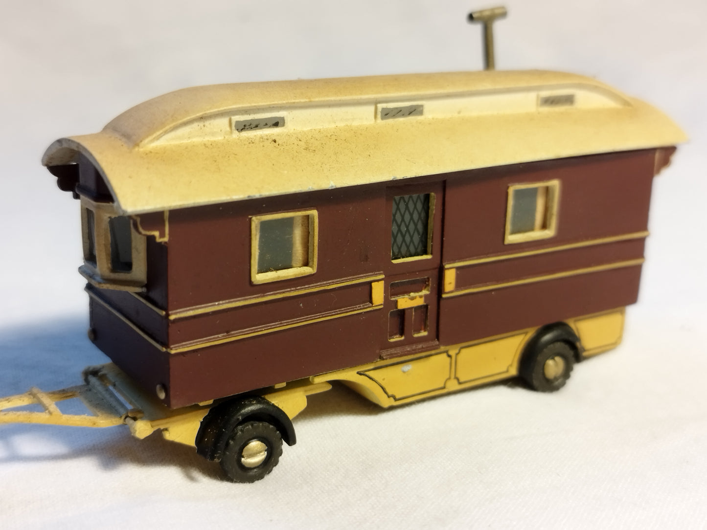 Varney Transport Replicas 1/76 - Scammel Showtrac & Caravan - Pro Built by Colin Flannery