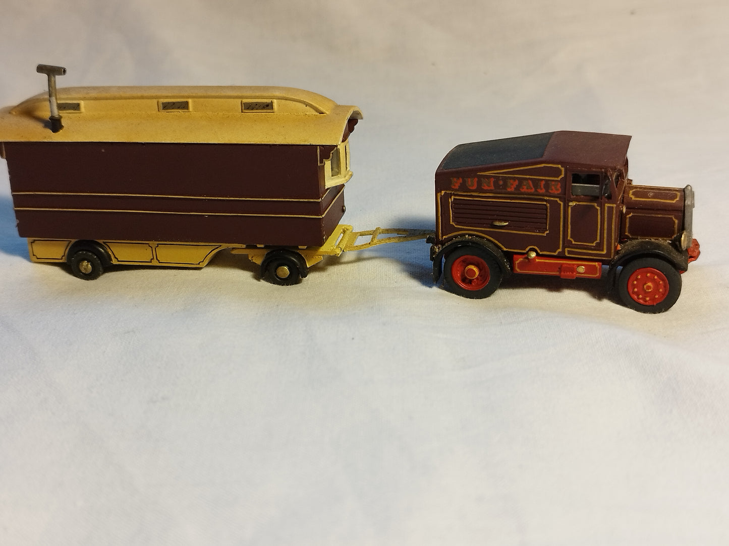 Varney Transport Replicas 1/76 - Scammel Showtrac & Caravan - Pro Built by Colin Flannery