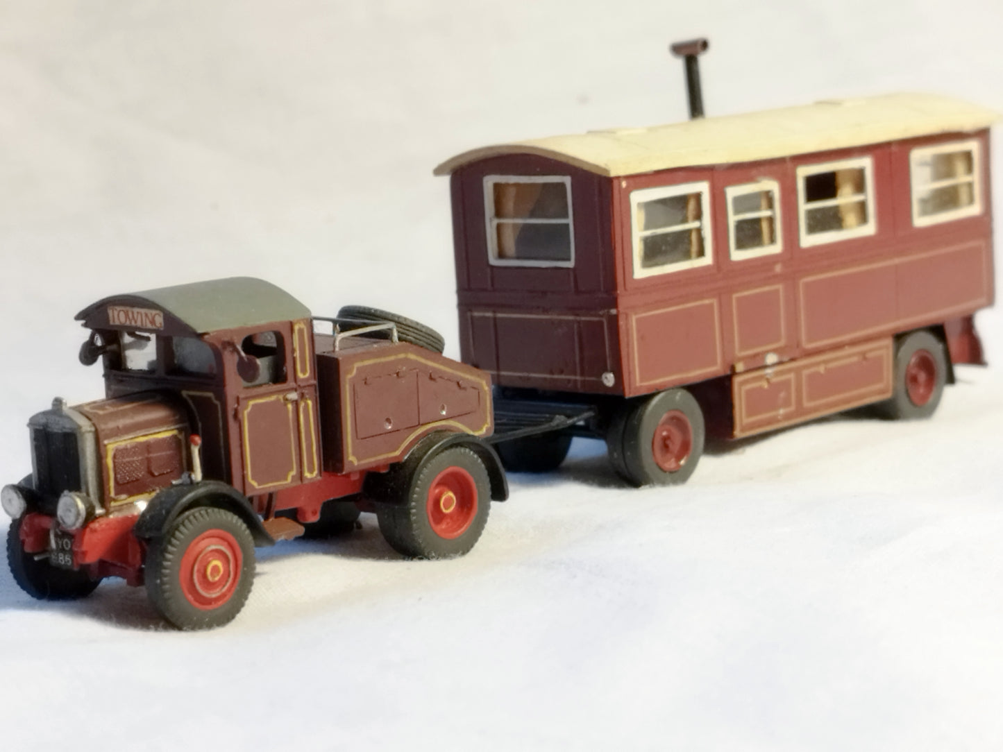 Varney Transport Replicas 1/76 Scammel Showtrac and Caravan - Pro Built by Colin Flannery