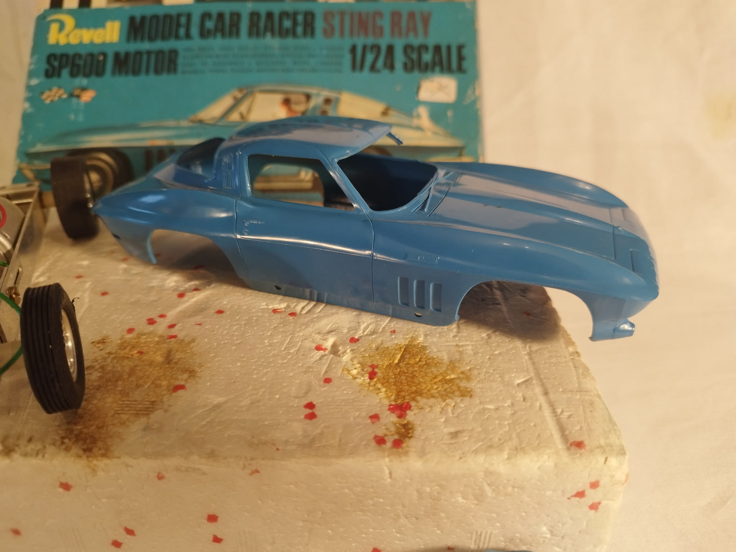 Revell 1/24 Corvette Stingray Slot Car Kit - SP600 Motor - Project