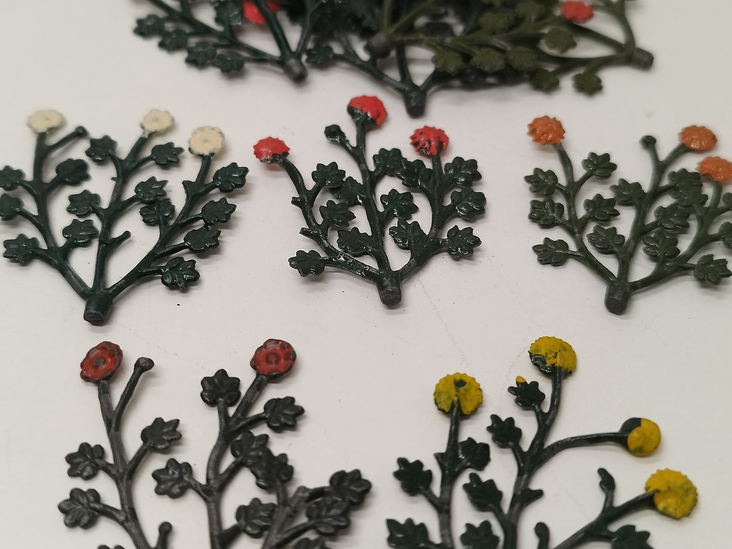 Britains Pre-War Floral Garden Flowers - No032 Dahlia