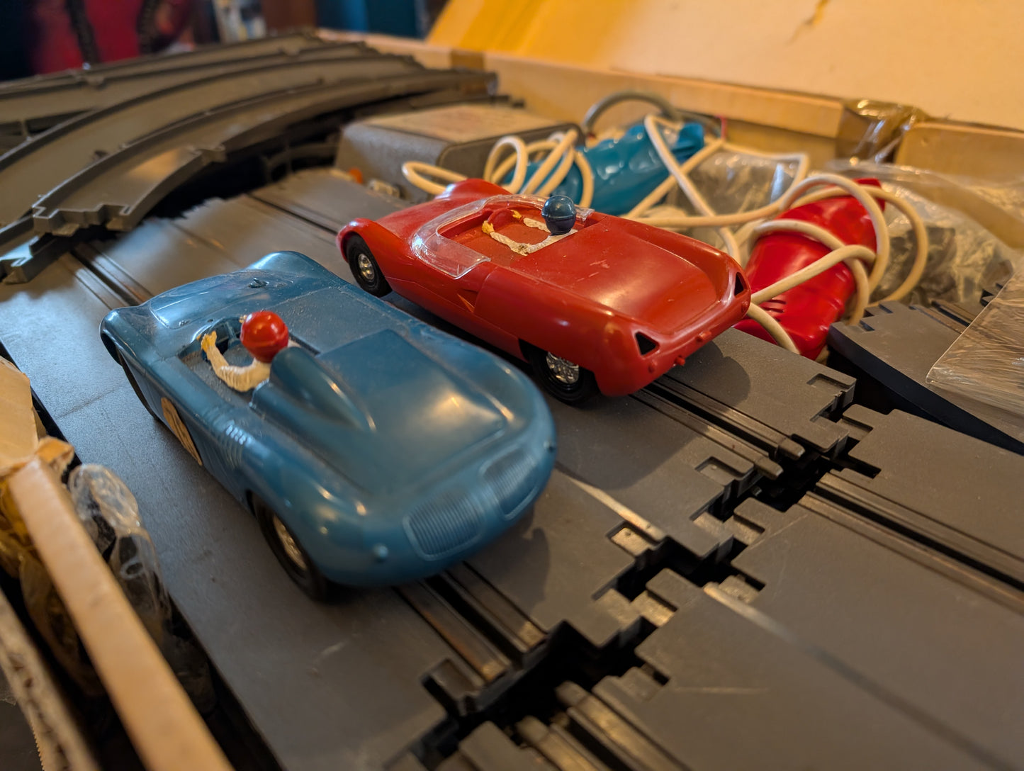 1967 Revell 1:24 Europa Home Slot Car Set - Porsche RS-60 and Lotus 23 - R-3082