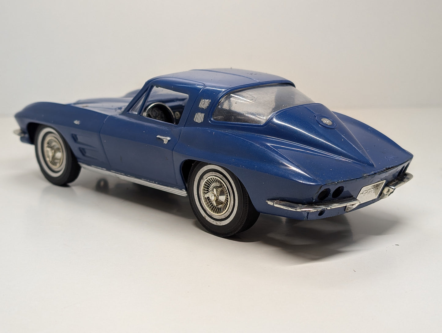 Cox 1967 Corvette Stingray 0.49 Gas Powered Tether Car