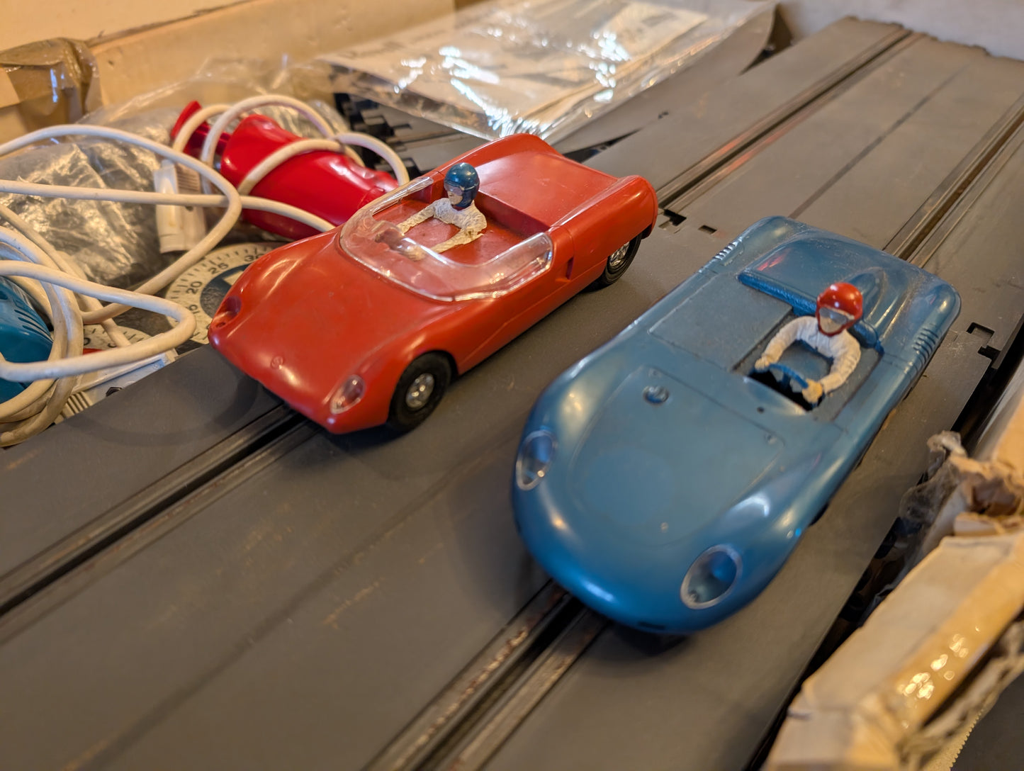 1967 Revell 1:24 Europa Home Slot Car Set - Porsche RS-60 and Lotus 23 - R-3082