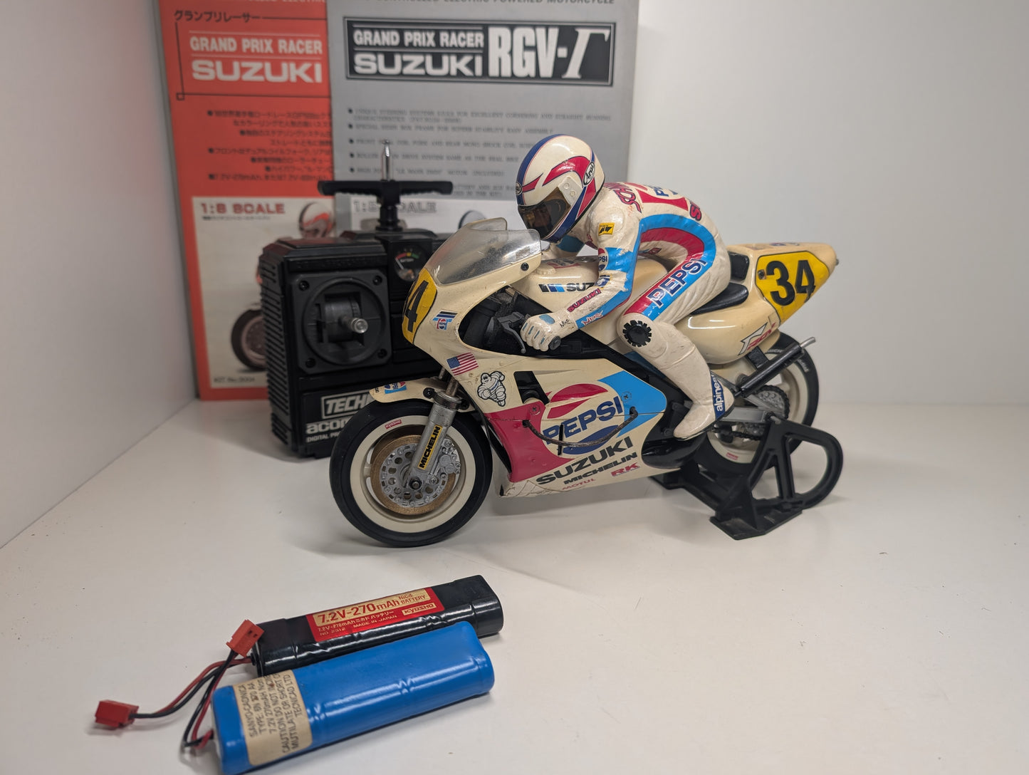 Kyosho 1/8 RC Suzuki RGV Grand Prix Racer 3004 - Kevin Schwantz #34 - Rare!