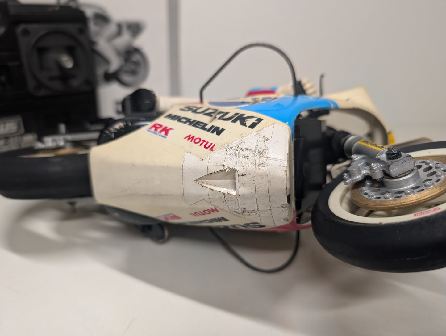 Kyosho 1/8 RC Suzuki RGV Grand Prix Racer 3004 - Kevin Schwantz #34 - Rare!