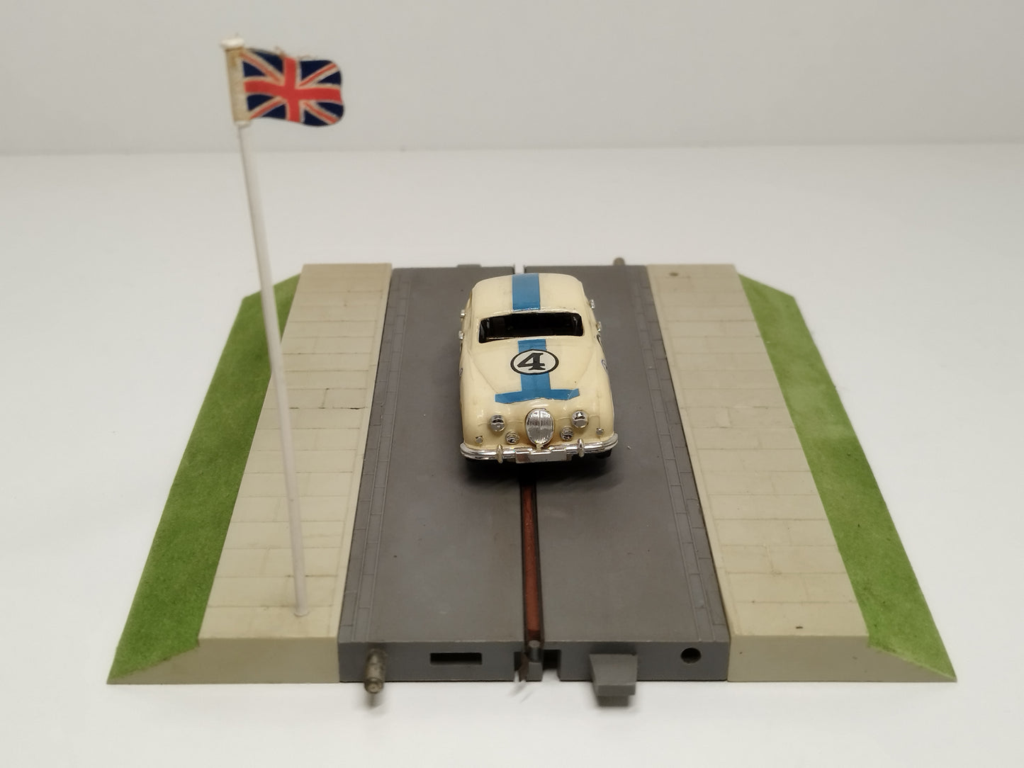 Minic Motorway Jaguar MkII and Paved Roadway Section with Flagpole