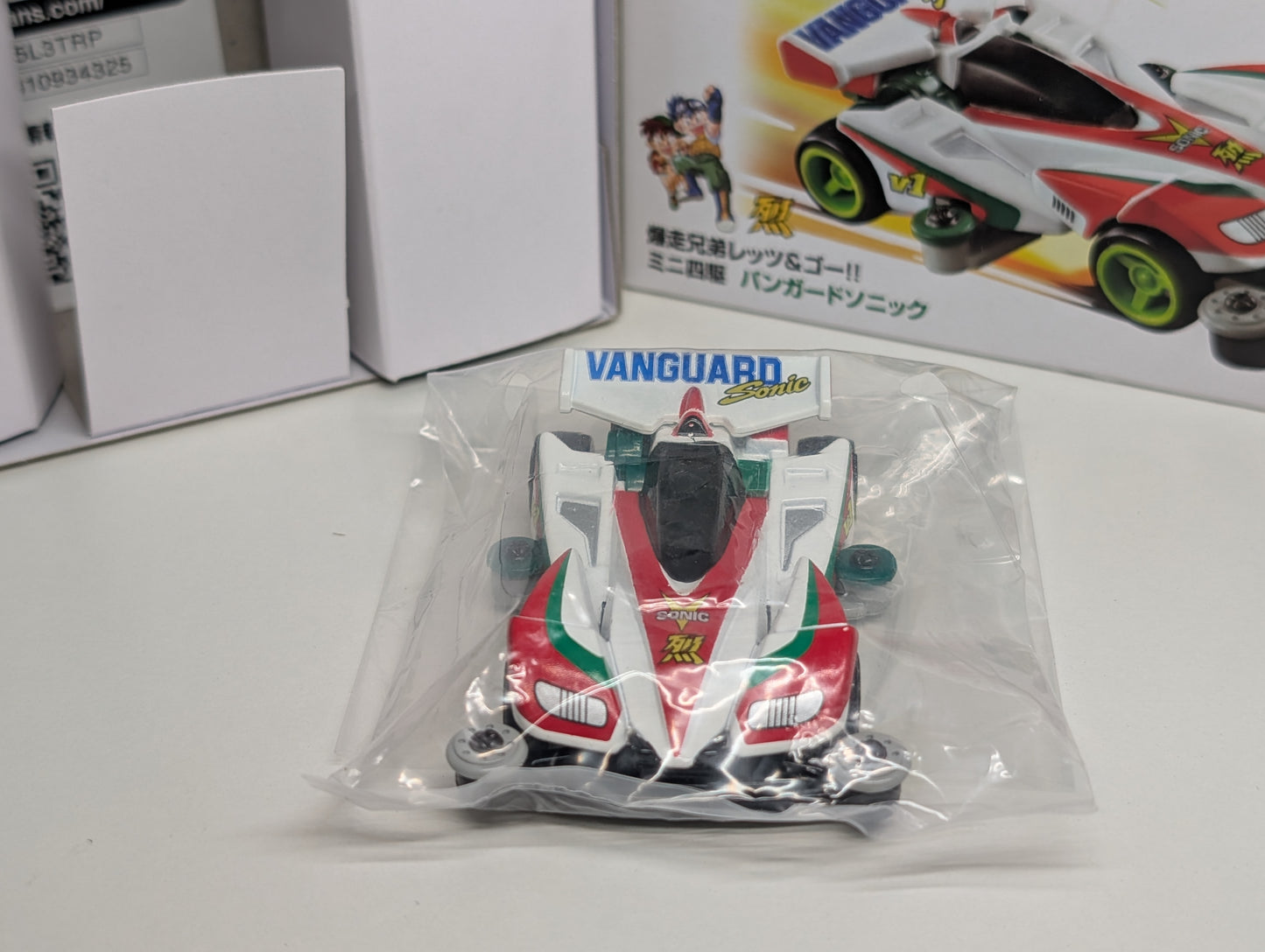Tamiya Tomica Vanguard Sonic Diecast Mini 4wd Racer