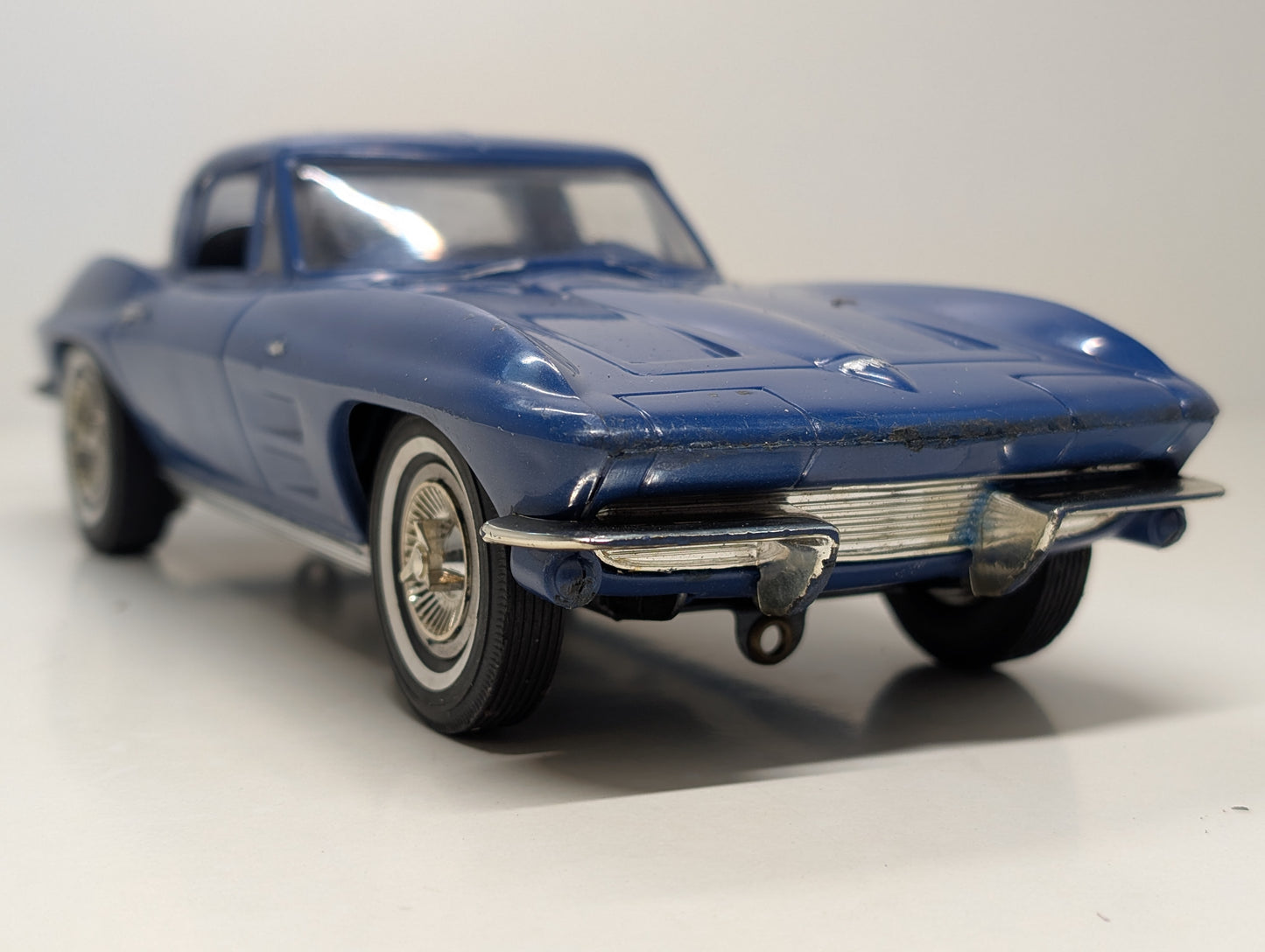 Cox 1967 Corvette Stingray 0.49 Gas Powered Tether Car