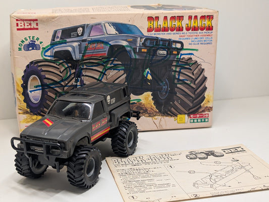 BEN 3202-600 1/32 Monster 4wd Toyota Hi-Lux Motorised Kit - Boxed with Instructions